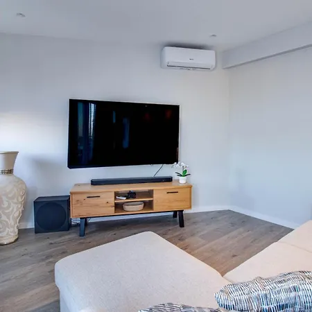 Stunning Ocean View 200mt Ac Pool Апартаменты